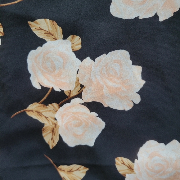 Torrid Size 4 Floral Peplum Shirt - Picture 5 of 9